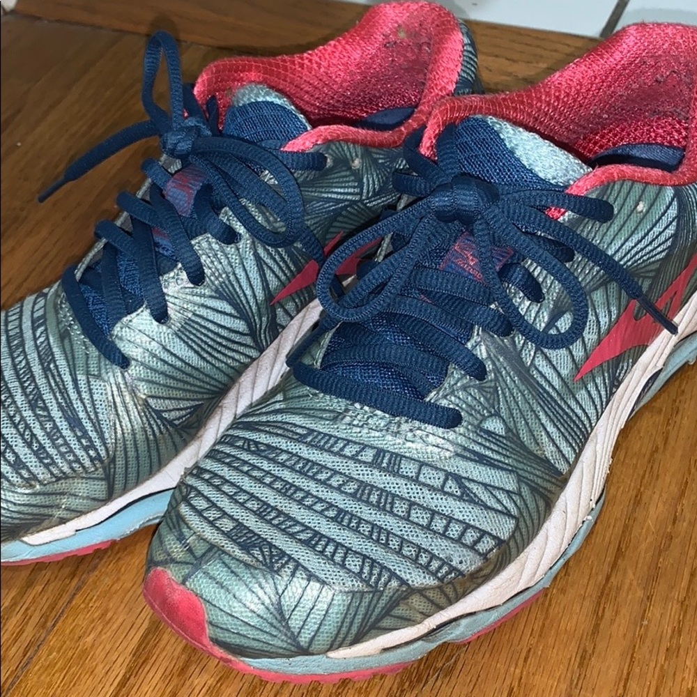 mizuno tennis shoes